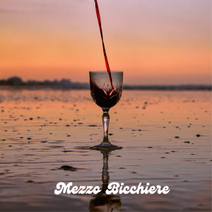Listen to mezzo bicchiere song with lyrics from Savo