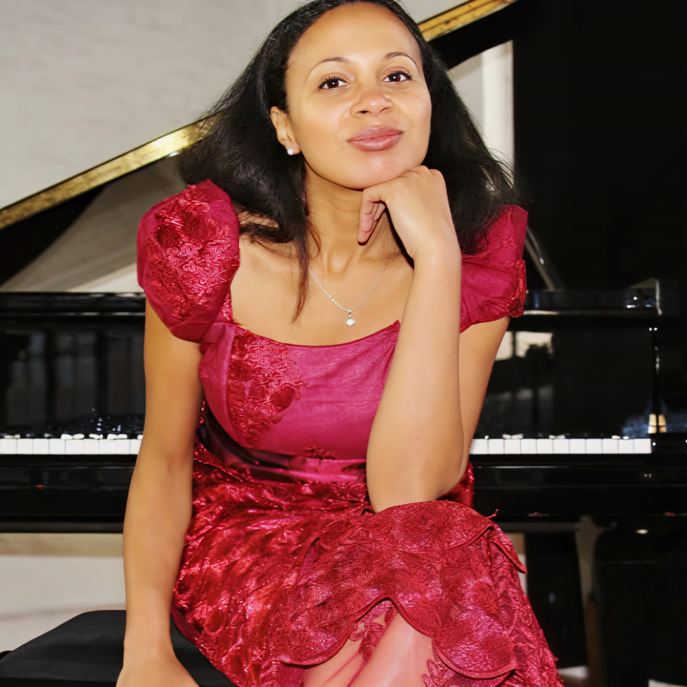 Rebeca Omordia