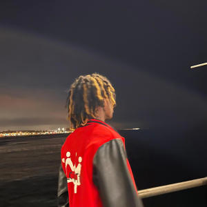 收聽Lyfelxss的skies (Explicit)歌詞歌曲