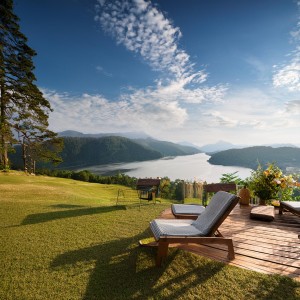 Music for Relaxing Energy的專輯Serene Retreat: Calming Music for Relaxation