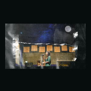 ดาวน์โหลดและฟังเพลง 台北夜空下 (Re: Live) พร้อมเนื้อเพลงจาก Julia Wu
