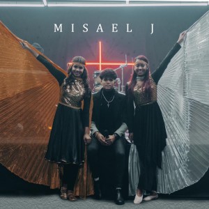 收聽Misael J的Aquí Esta歌詞歌曲