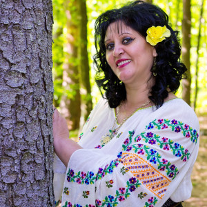 收聽MARIUTA BURLAN的Muzica Populara 2020歌詞歌曲