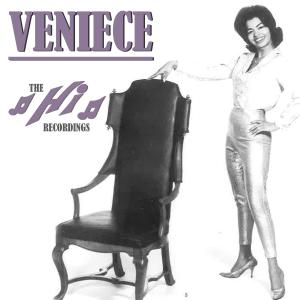 ดาวน์โหลดและฟังเพลง I Still Love You พร้อมเนื้อเพลงจาก Veniece