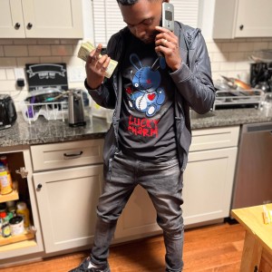 Listen to W.R.A (Explicit) song with lyrics from A.I.
