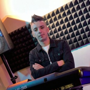 default playlist img