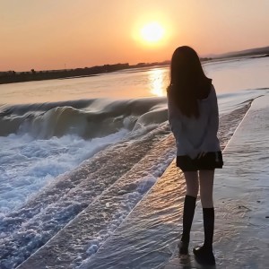 Listen to 姑娘不要哭泣 (Remix) song with lyrics from 陈烨
