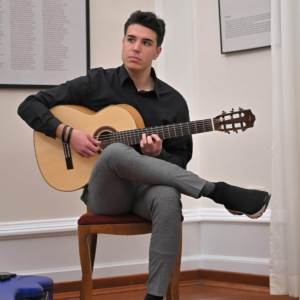 ดาวน์โหลดและฟังเพลง Con garbo y salero พร้อมเนื้อเพลงจาก Natko Stiglic