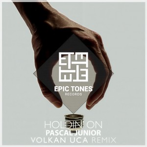 收聽Pascal Junior的Holdin' On (Volkan Uca Remix)歌詞歌曲