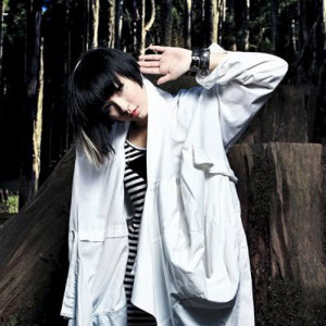 ดาวน์โหลดและฟังเพลง 感染 พร้อมเนื้อเพลงจาก 魏如昀