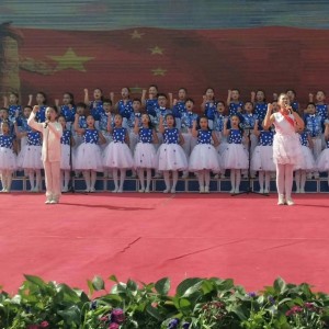 ดาวน์โหลดและฟังเพลง 少年中国说 พร้อมเนื้อเพลงจาก 北戴河蔡各庄小学合唱团