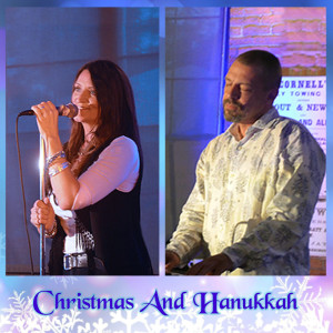 Dengarkan lagu Christmas and Hanukkah nyanyian Us Commoners dengan lirik