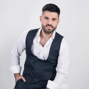 Dengarkan lagu Jam dehur me raki (Live) nyanyian Granit Llugaliu dengan lirik