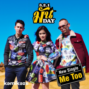 ดาวน์โหลดและฟังเพลง Me Too พร้อมเนื้อเพลงจาก 3.2.1 (ทรี ทู วัน)