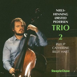 ดาวน์โหลดและฟังเพลง Flower Dreams (Live) พร้อมเนื้อเพลงจาก Niels-Henning Ørsted Pedersen