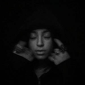 收聽Zevia的pain's my only home歌詞歌曲