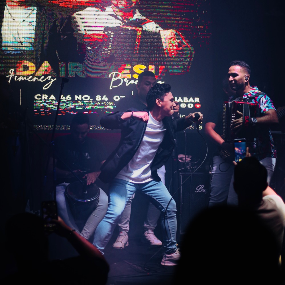 Quiero (En Vivo)