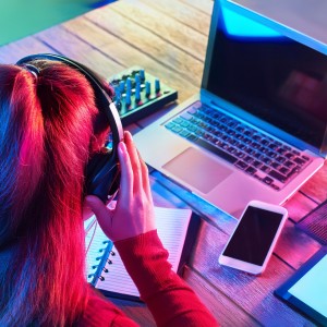 default playlist img