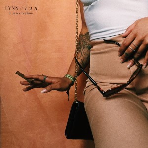 ดาวน์โหลดและฟังเพลง 123 พร้อมเนื้อเพลงจาก Lynn