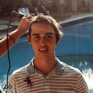 ดาวน์โหลดและฟังเพลง Pictures of Girls พร้อมเนื้อเพลงจาก Wallows