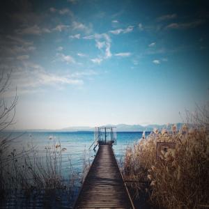 ดาวน์โหลดและฟังเพลง Sea Waves for Insomnia Relief and Peaceful Sleep พร้อมเนื้อเพลงจาก Mother Nature FX