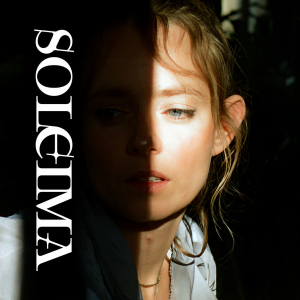 ดาวน์โหลดและฟังเพลง Hustlin' พร้อมเนื้อเพลงจาก Soleima