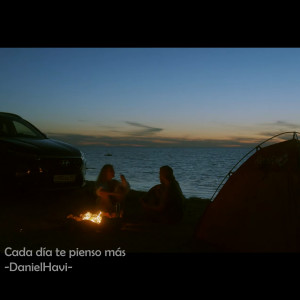 收聽DanielHavi的Cada Día Te Pienso Más歌詞歌曲