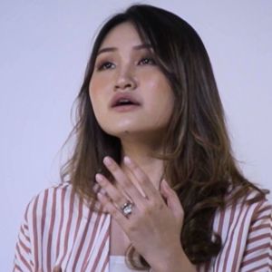 Dengarkan Sujud & Terima Kasih lagu dari Veren dengan lirik