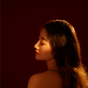 收听阿美的情丝缠绕意悠悠 (伴奏)歌词歌曲