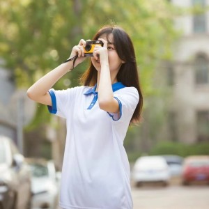 收听王一婷的沉入海底 (完整版)歌词歌曲