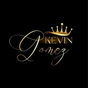 Listen to Traigo Una Pena song with lyrics from Kevin Gomez