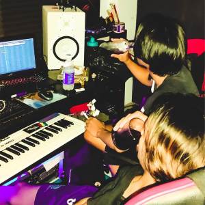 default playlist img