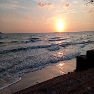 Listen to บันไดไปทะเล song with lyrics from ห้องคุณตา