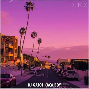 收听DJ Gatot Kaca Boy的DJ BERDUA LEBIH BAIK JEDAG JEDUG PALING ASIK歌词歌曲