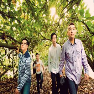 Listen to Liu Nian song with lyrics from Yi Wan Ling Yi