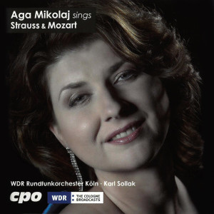 WDR Rundfunkorchester Köln的專輯Aga Mikolaj Sings Strauss & Mozart