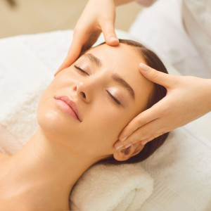 Soothing Moods: Binaural Harmony for Relaxing Massage