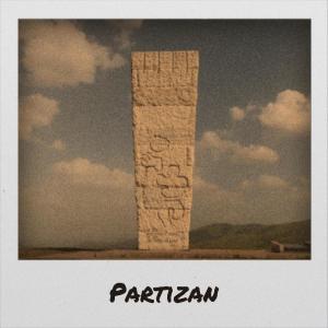 ดาวน์โหลดและฟังเพลง Partizan พร้อมเนื้อเพลงจาก Huan Demy