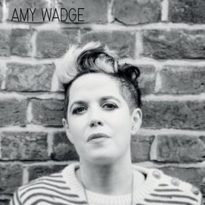 ดาวน์โหลดและฟังเพลง Older พร้อมเนื้อเพลงจาก Amy Wadge