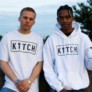 Dengarkan lagu Spitting Like (Explicit) nyanyian Kitch dengan lirik