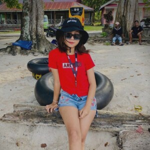 Listen to Bunda Deng Ayah (hip hop) song with lyrics from Stevani Souisa