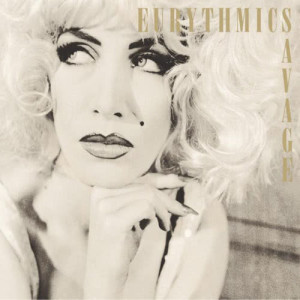 ดาวน์โหลดและฟังเพลง Beethoven (I Love To Listen) (Remastered Version) (2018 Remastered) พร้อมเนื้อเพลงจาก Eurythmics