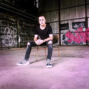 ดาวน์โหลดและฟังเพลง Away Team (Explicit) พร้อมเนื้อเพลงจาก Robby Fame