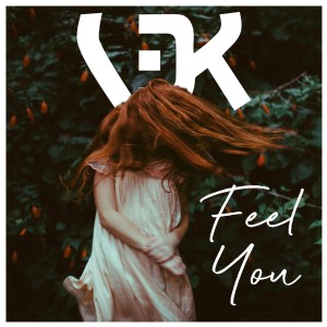 ดาวน์โหลดและฟังเพลง Feel You พร้อมเนื้อเพลงจาก V3K