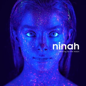 ดาวน์โหลดและฟังเพลง Talking to the Moon (Cover) พร้อมเนื้อเพลงจาก Ninah