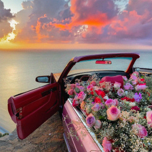 Listen to OMW song with lyrics from Khamsin