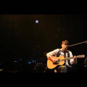 ดาวน์โหลดและฟังเพลง Here To Stay (英語) พร้อมเนื้อเพลงจาก 恭硕良