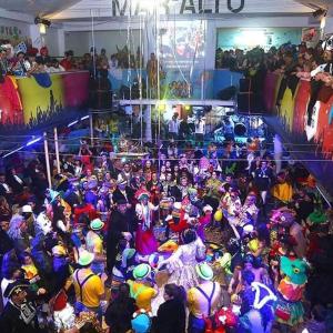 收聽Guilherme Azevedo的Mar Alto 2025 - IA Ó CA QUI TÁ (feat. Hugo Piló, Sílvio Salvador, Pedro Lucas, Tiago Batalha, Élsio Baptista, Ricardo Menezes & Ricardo Leandro) (Explicit)歌詞歌曲