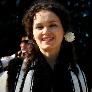Listen to Jocul Meu Îi Ca Și Para song with lyrics from Angelica Flutur