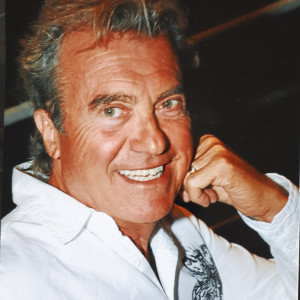 Dengarkan You Are My Reason lagu dari MARIO ZITO CALOGERO dengan lirik